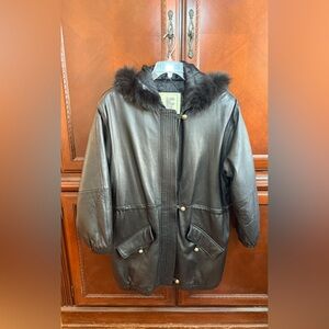 JLC EUC Black Luxurious 100% Leather Coat with 
Foxtail Fur around hood. Size M
